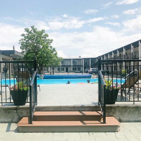 Oasis Inn Kelowna Dış mekan fotoğraf