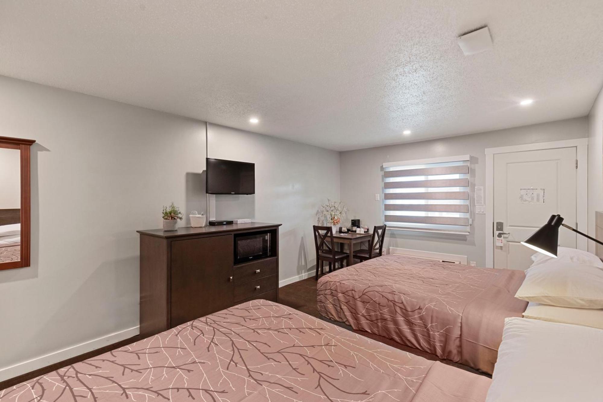 Oasis Inn Kelowna Dış mekan fotoğraf