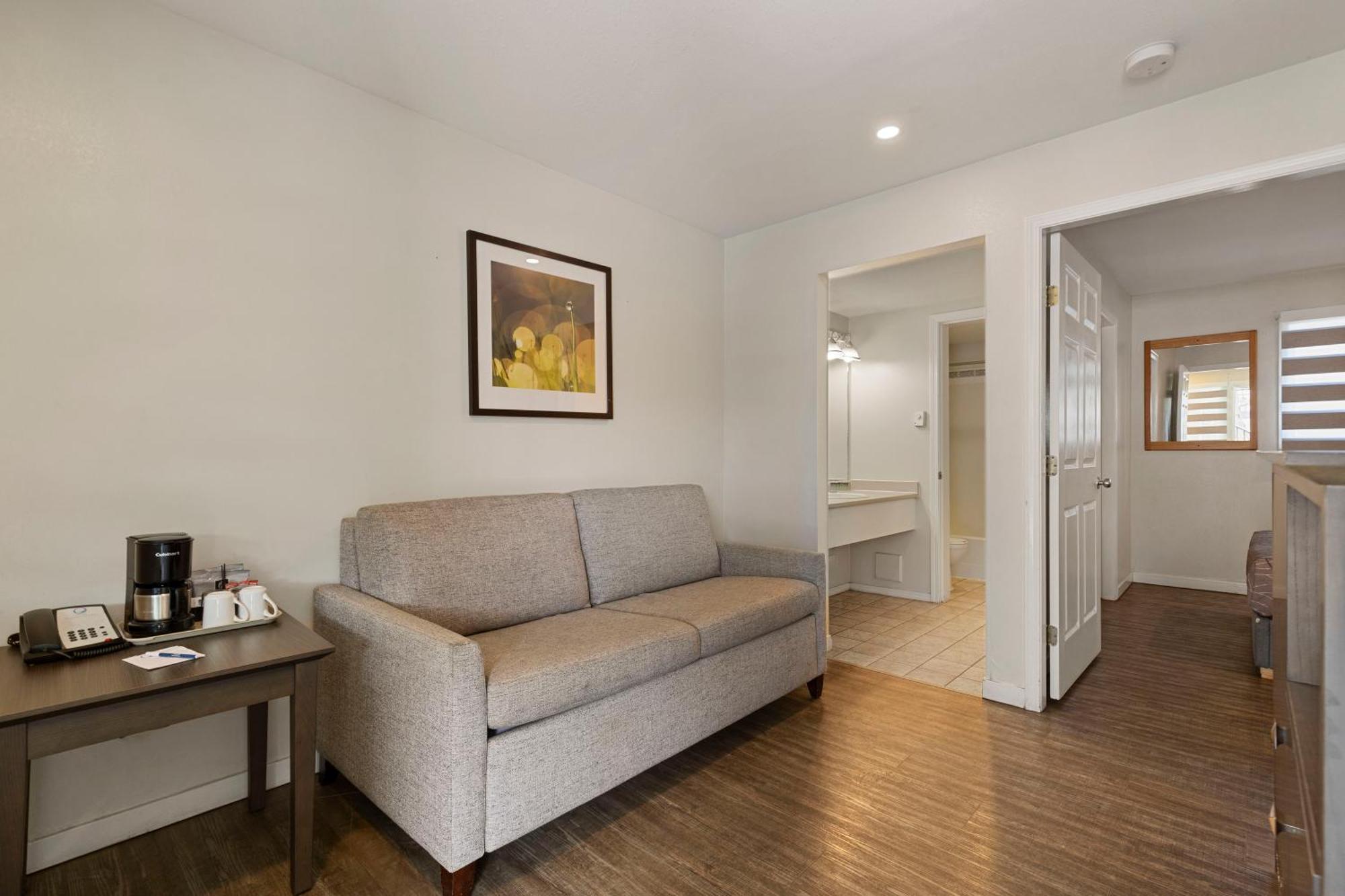Oasis Inn Kelowna Dış mekan fotoğraf
