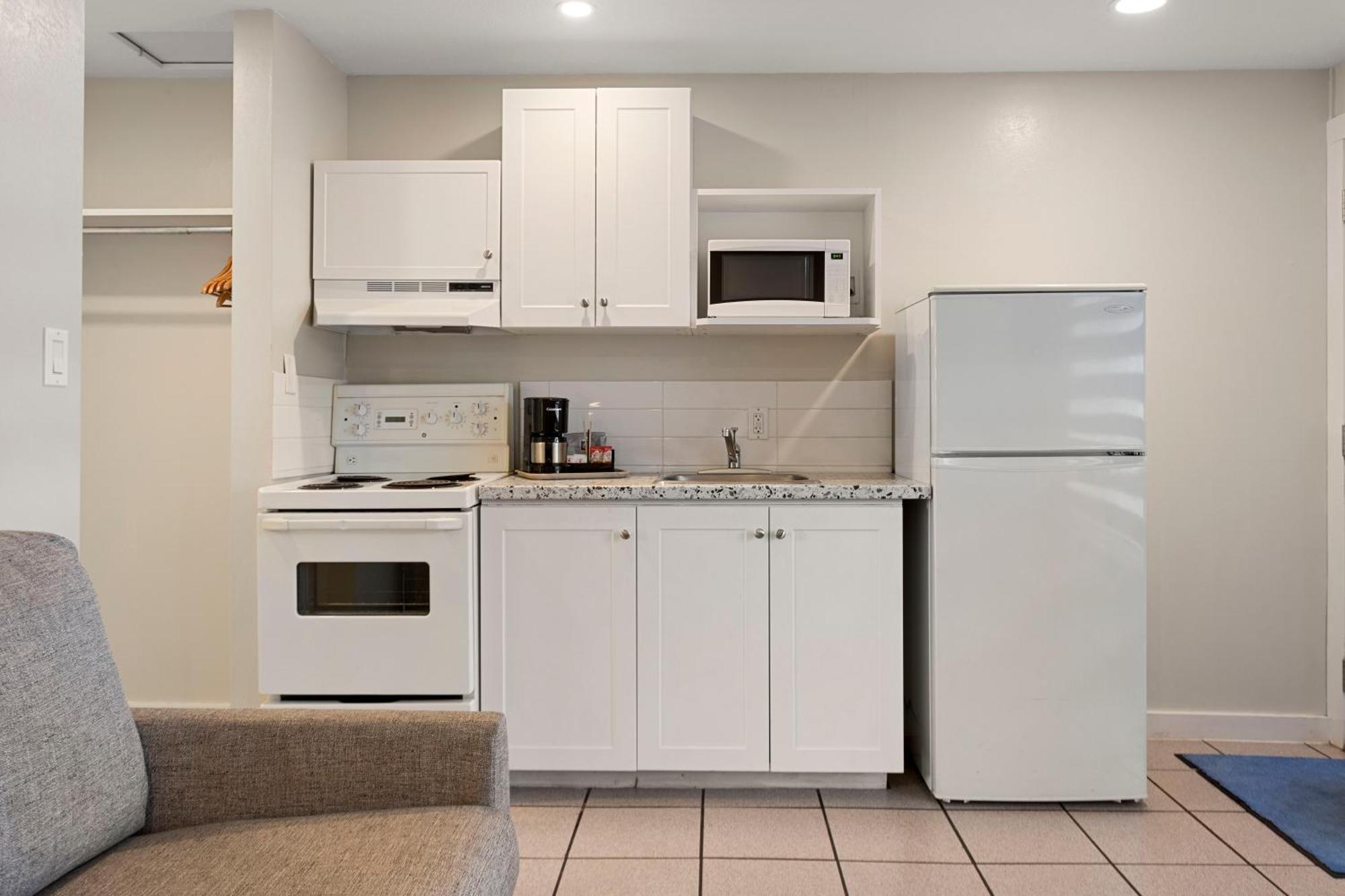 Oasis Inn Kelowna Dış mekan fotoğraf