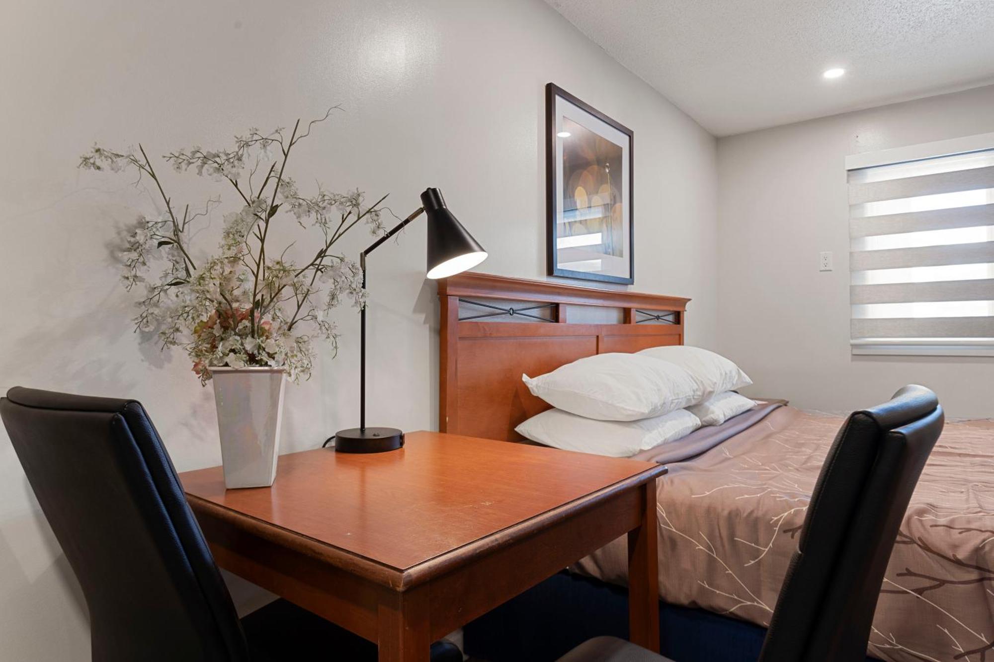 Oasis Inn Kelowna Dış mekan fotoğraf