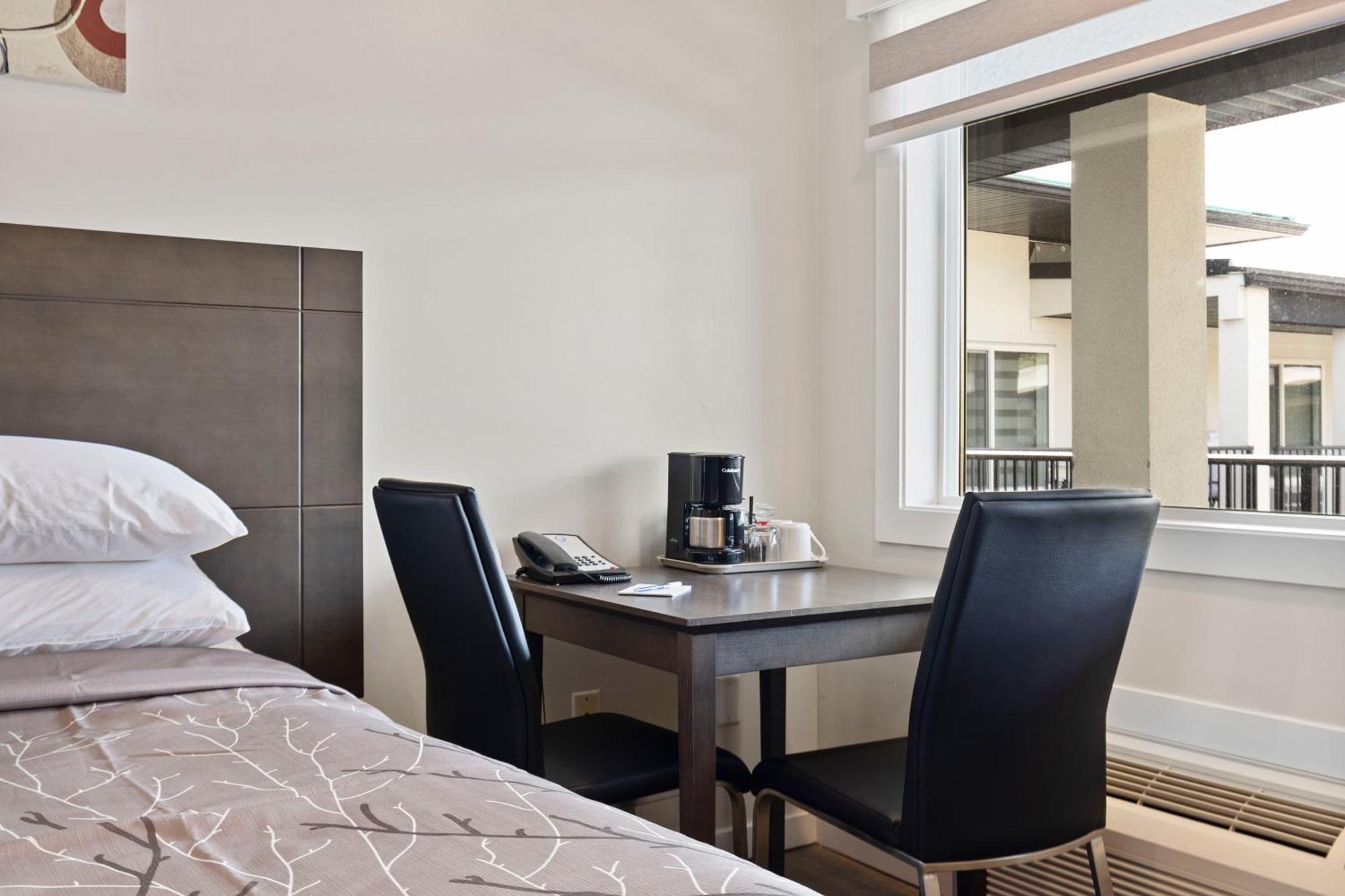 Oasis Inn Kelowna Dış mekan fotoğraf