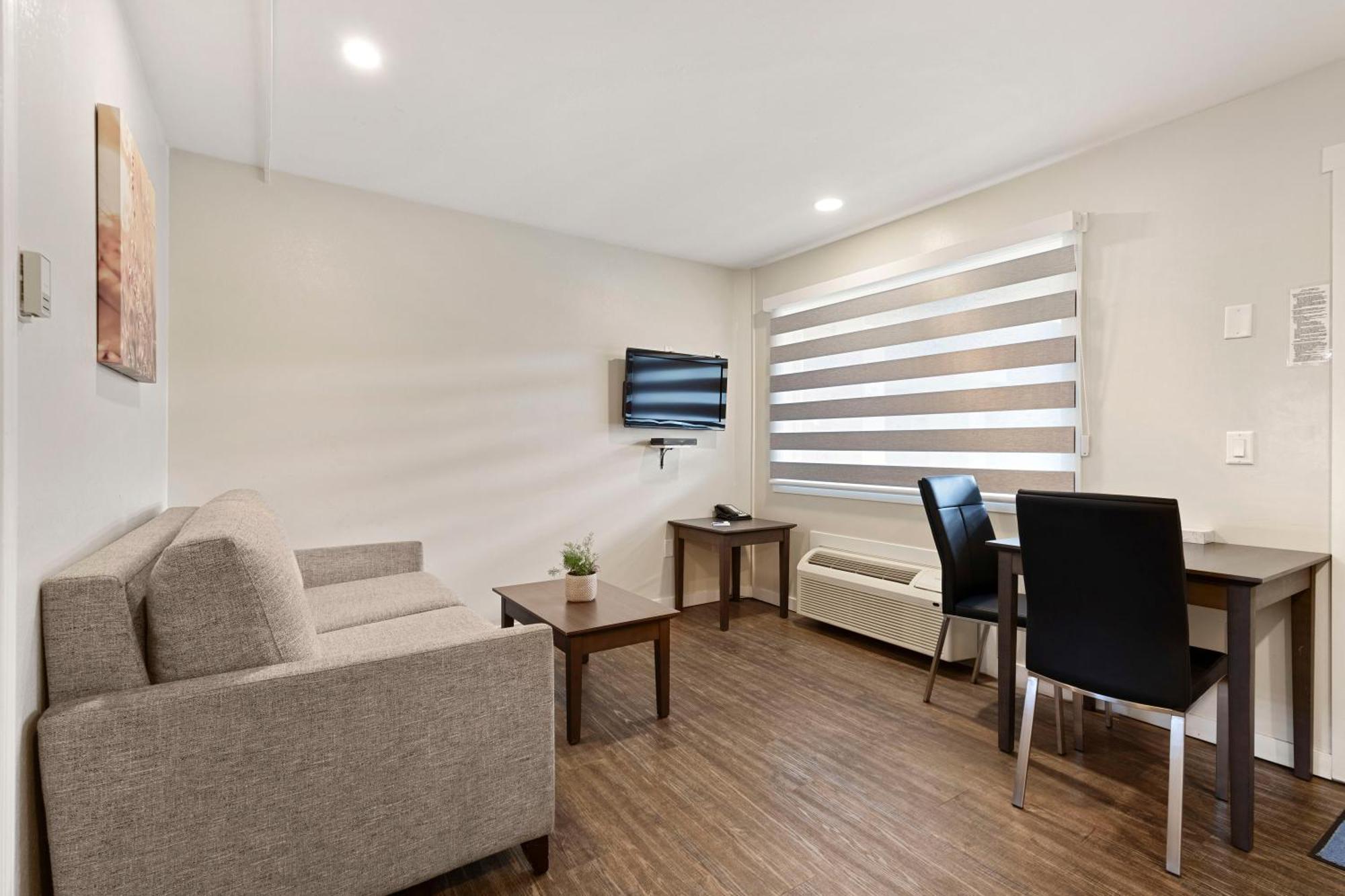 Oasis Inn Kelowna Dış mekan fotoğraf