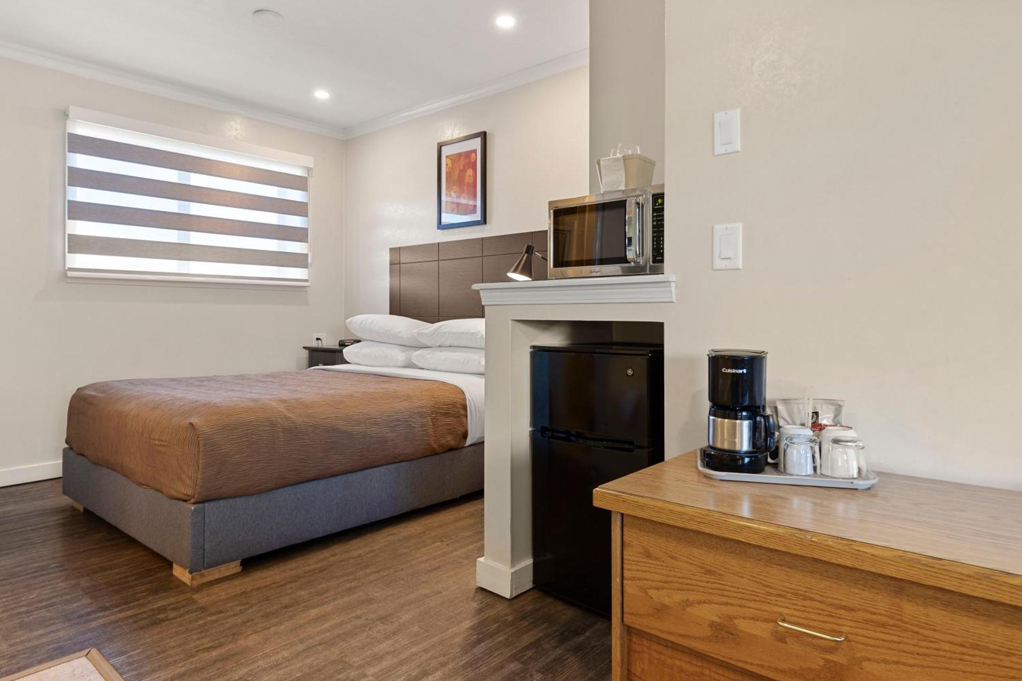 Oasis Inn Kelowna Dış mekan fotoğraf