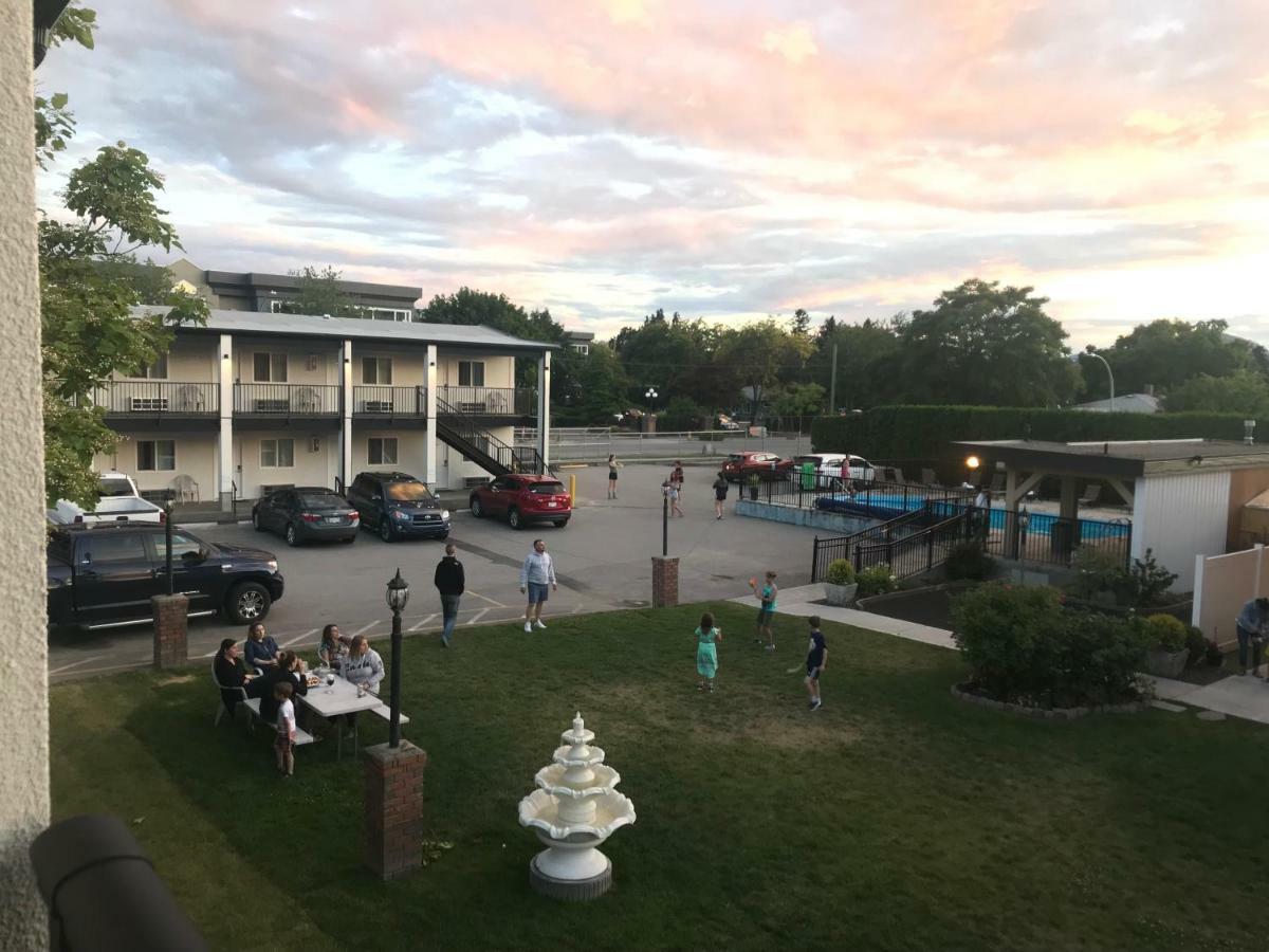 Oasis Inn Kelowna Dış mekan fotoğraf