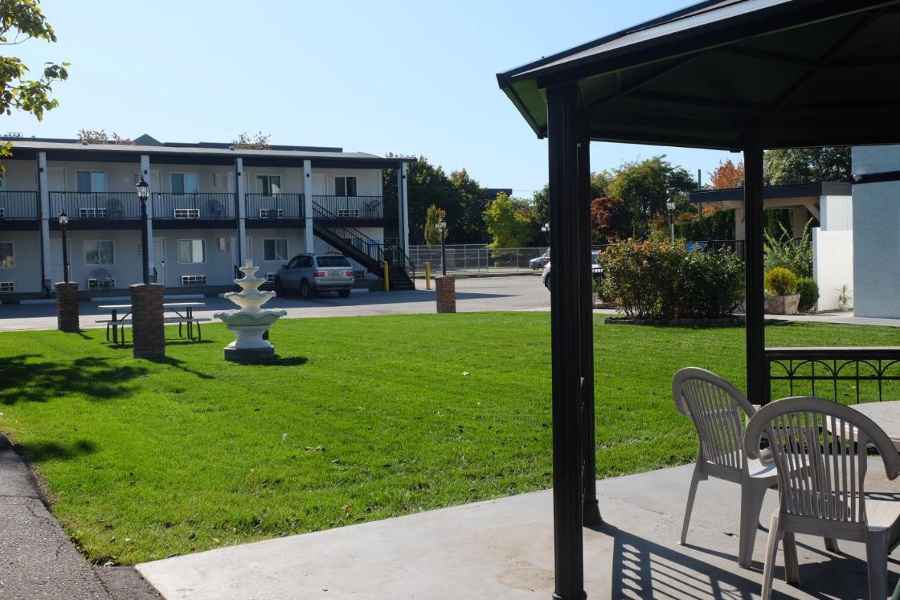 Oasis Inn Kelowna Dış mekan fotoğraf