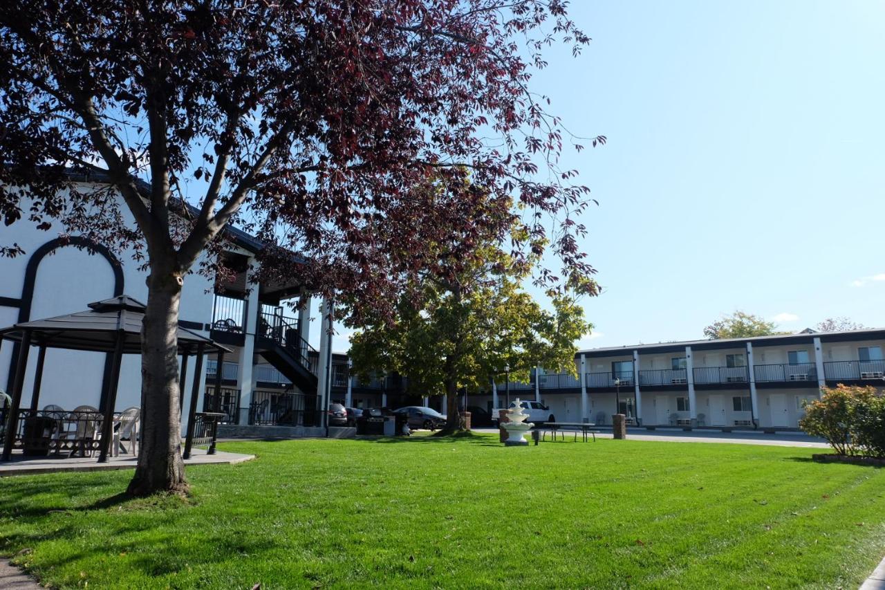 Oasis Inn Kelowna Dış mekan fotoğraf